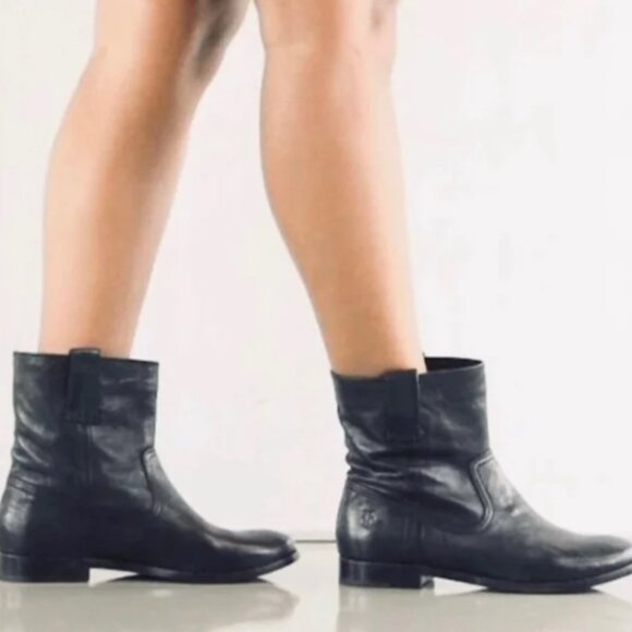 Frye Anna Black Leather Shortie Ankle Pull On Boots size 9 - Picture 12 of 13